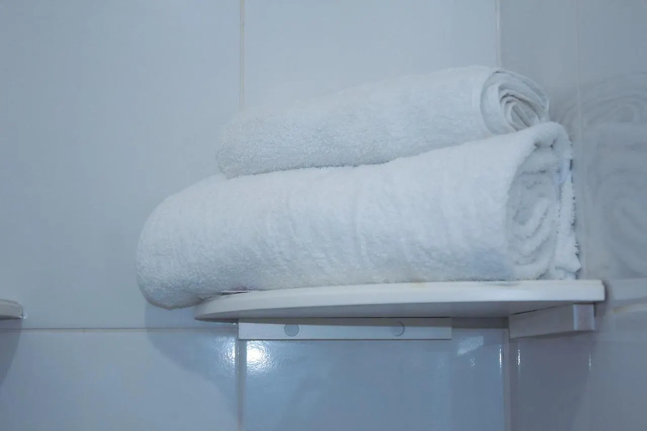 Cozy Apartment Excellent Location, Air Conditioning Cali