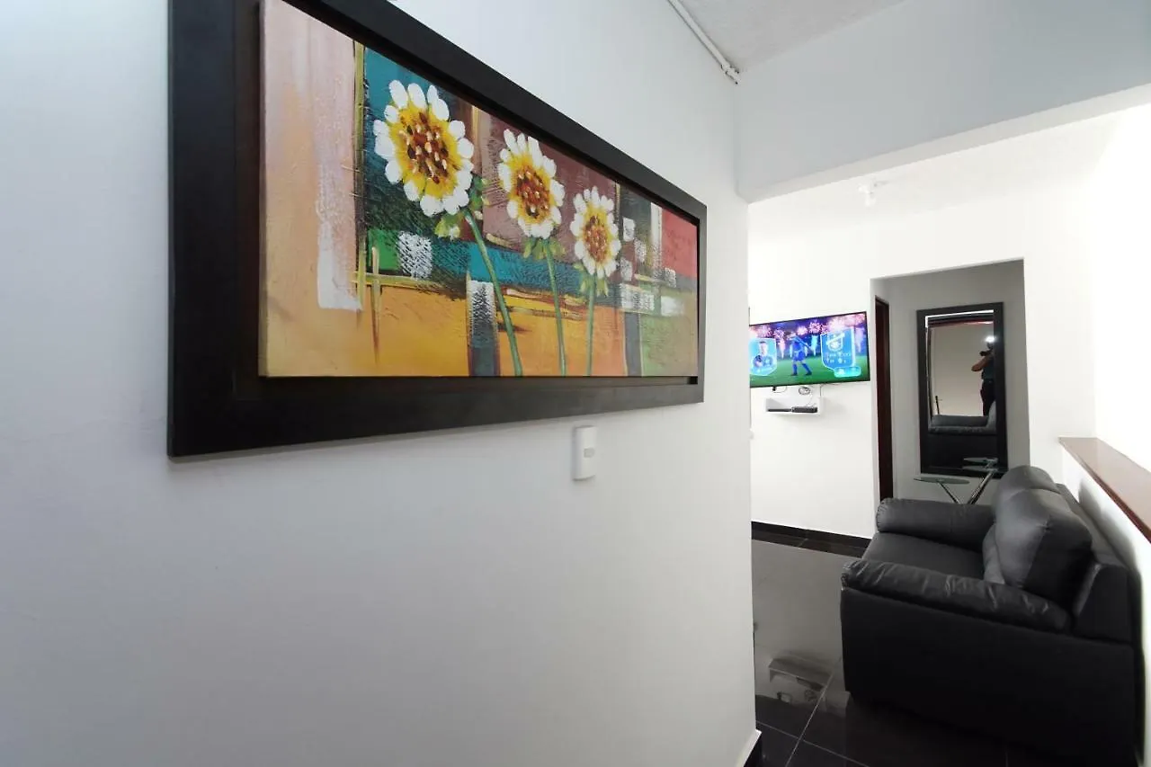 Cozy Apartment Excellent Location, Air Conditioning Cali
