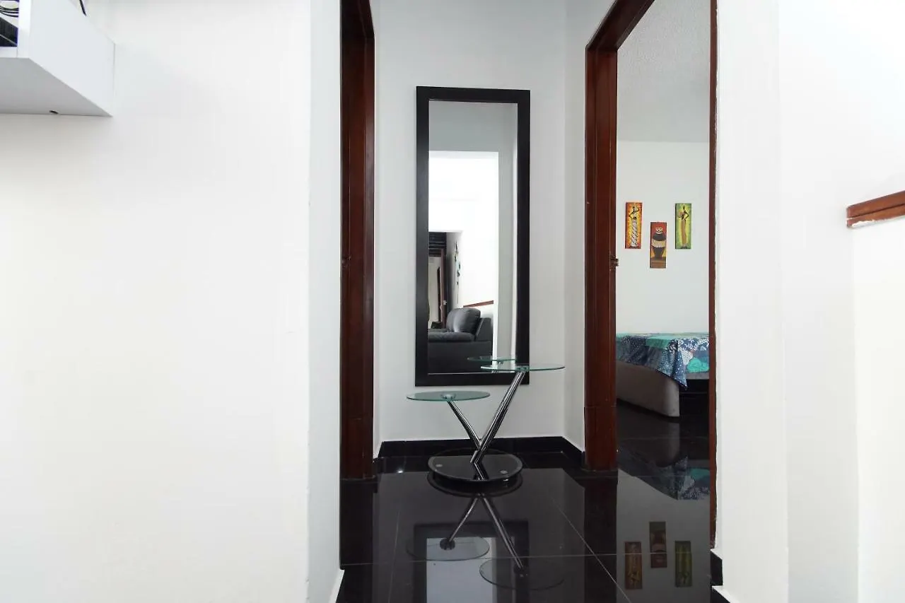 Cozy Apartment Excellent Location, Air Conditioning Cali